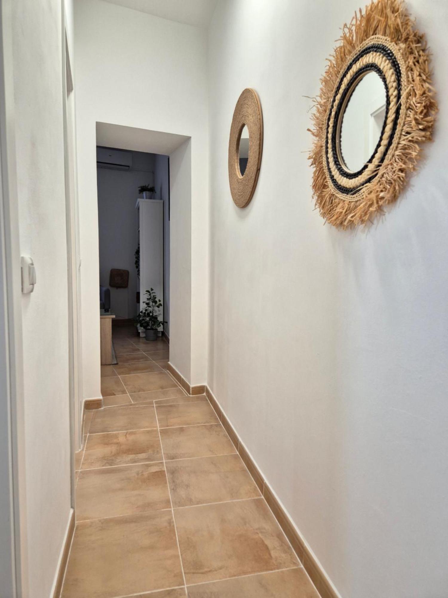 Hostfy Centro San Roman Seville Exterior photo